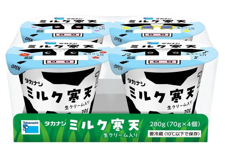 4個入りのタカナシ ミルク寒天パッケージ。蓋に牛の顔、カップに牛の体、トレーに牧草が描かれている。