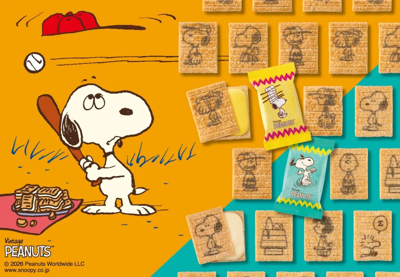 PEANUTSコラボ第4弾の告知ビジュアル。スヌーピーが野球バットを持つイラストと、キャラクター柄のシリアルサンドが並ぶ。