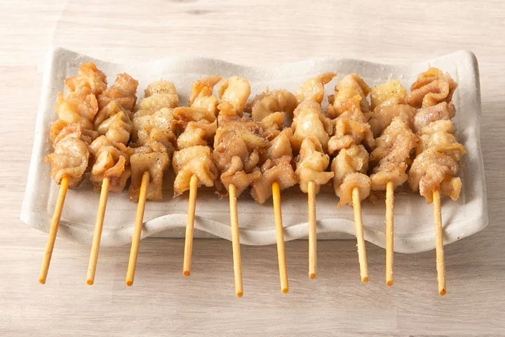 村の鶏皮串 幸せスパイス