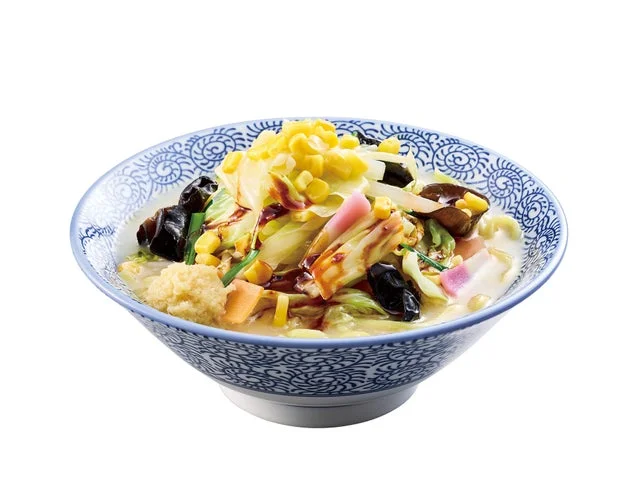 野菜が山盛りにトッピングされたちゃんぽん