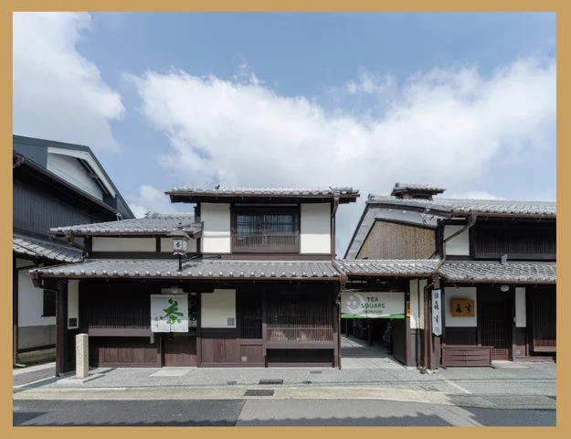京都宇治にある老舗茶舗「森半」の店舗外観