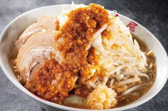 にんにく背脂醤油ラーメンの完成品