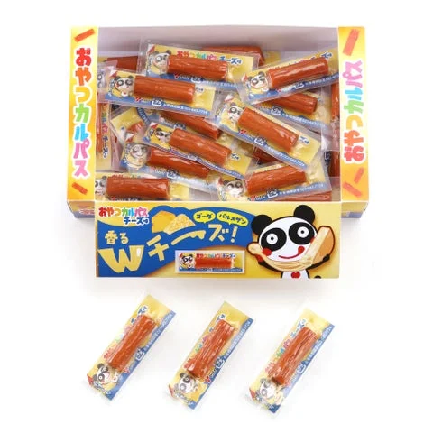 BOXに入ったおやつカルパスチーズ味と、手前に並べられた3本の個包装