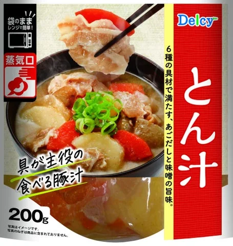 Delcyブランド包装惣菜「とん汁」のパッケージ表面