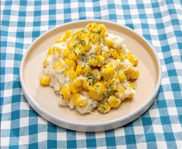 北海道産コーンとチーズをのせたポテトサラダ