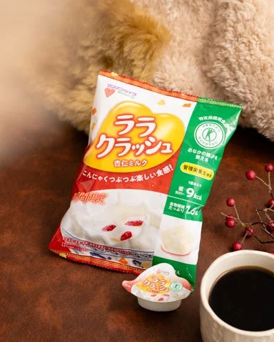 蒟蒻畑ララクラッシュ杏仁ミルクのパッケージと中身の個包装