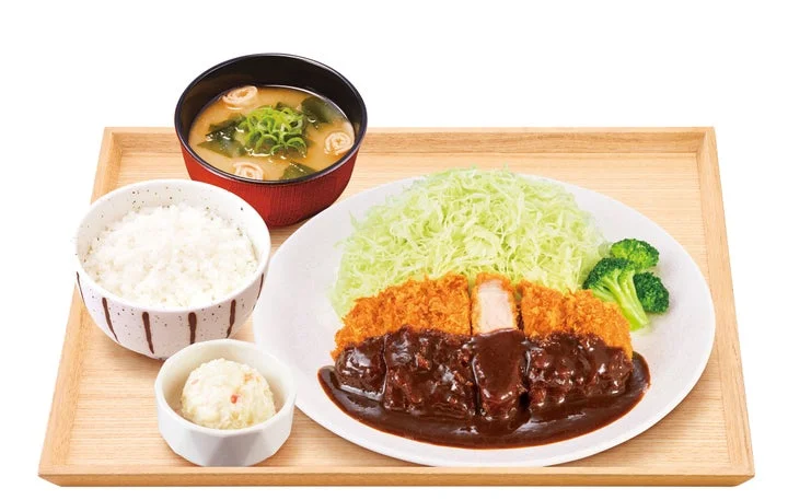 デミグラスソースをかけた熟成ロースかつ定食