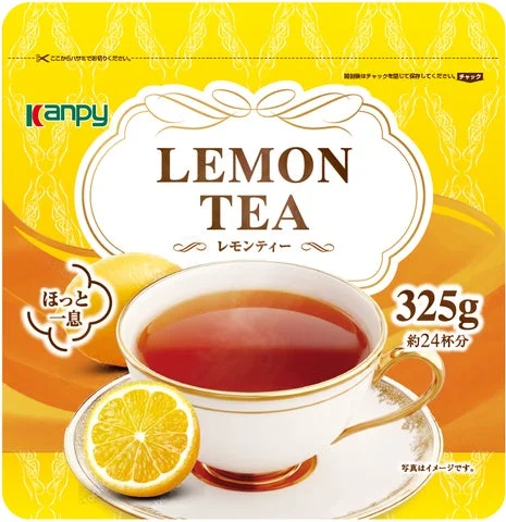 カンピー レモンティーのパッケージと、カップに入った紅茶とレモン
