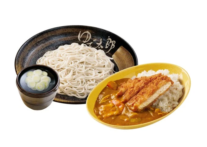 ミニカツカレーとそばのセットメニュー。