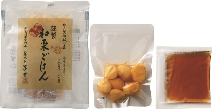 炊き込み御飯の素のパッケージと、中身の栗の具材、つゆの個包装