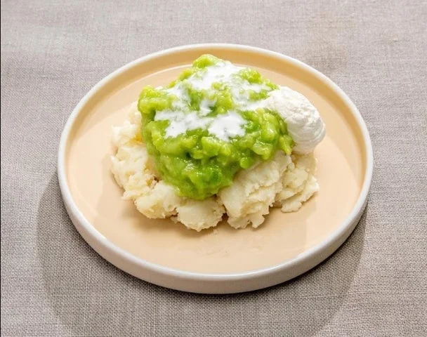 ずんだペーストをのせたポテトサラダ