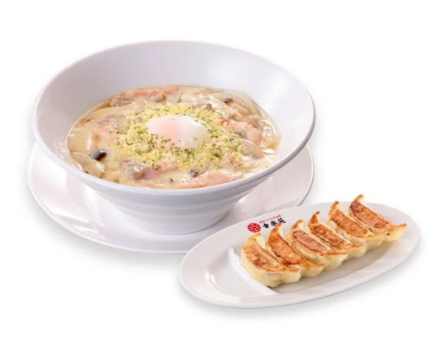 濃厚クリーミーカルボ醤油らーめんと餃子のセット