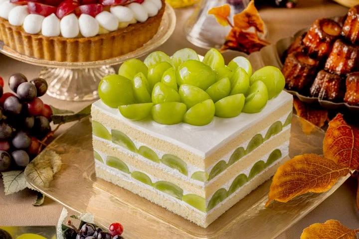 シャインマスカットを贅沢に乗せたショートケーキ