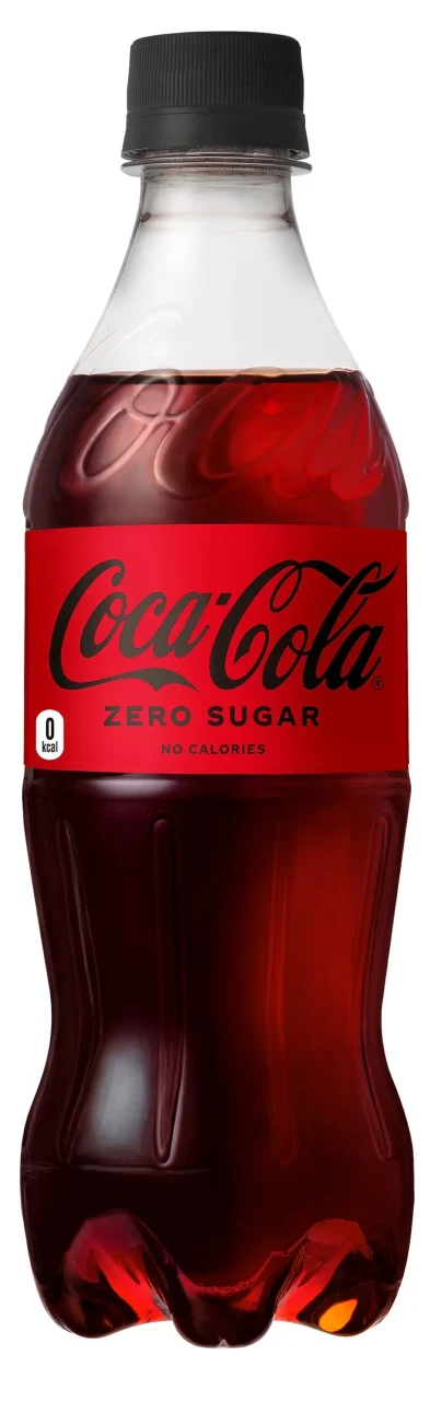 コカ・コーラ ゼロ 500mlのPETボトル。赤いラベルにZERO SUGARと0kcalの表記がある。