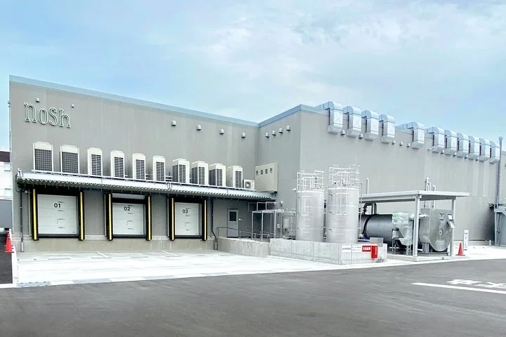 兵庫県尼崎市にあるナッシュの自社工場外観