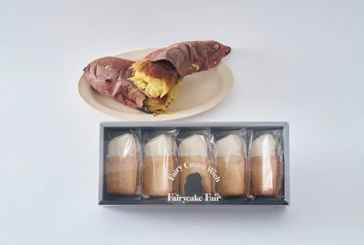 焼き芋とパッケージに入った安納芋ブリュレ生バターサンド