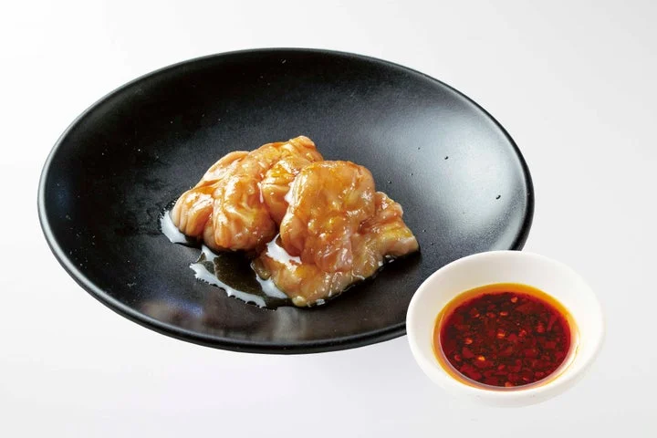 特製台湾焼肉だれを添えた鶏せせり