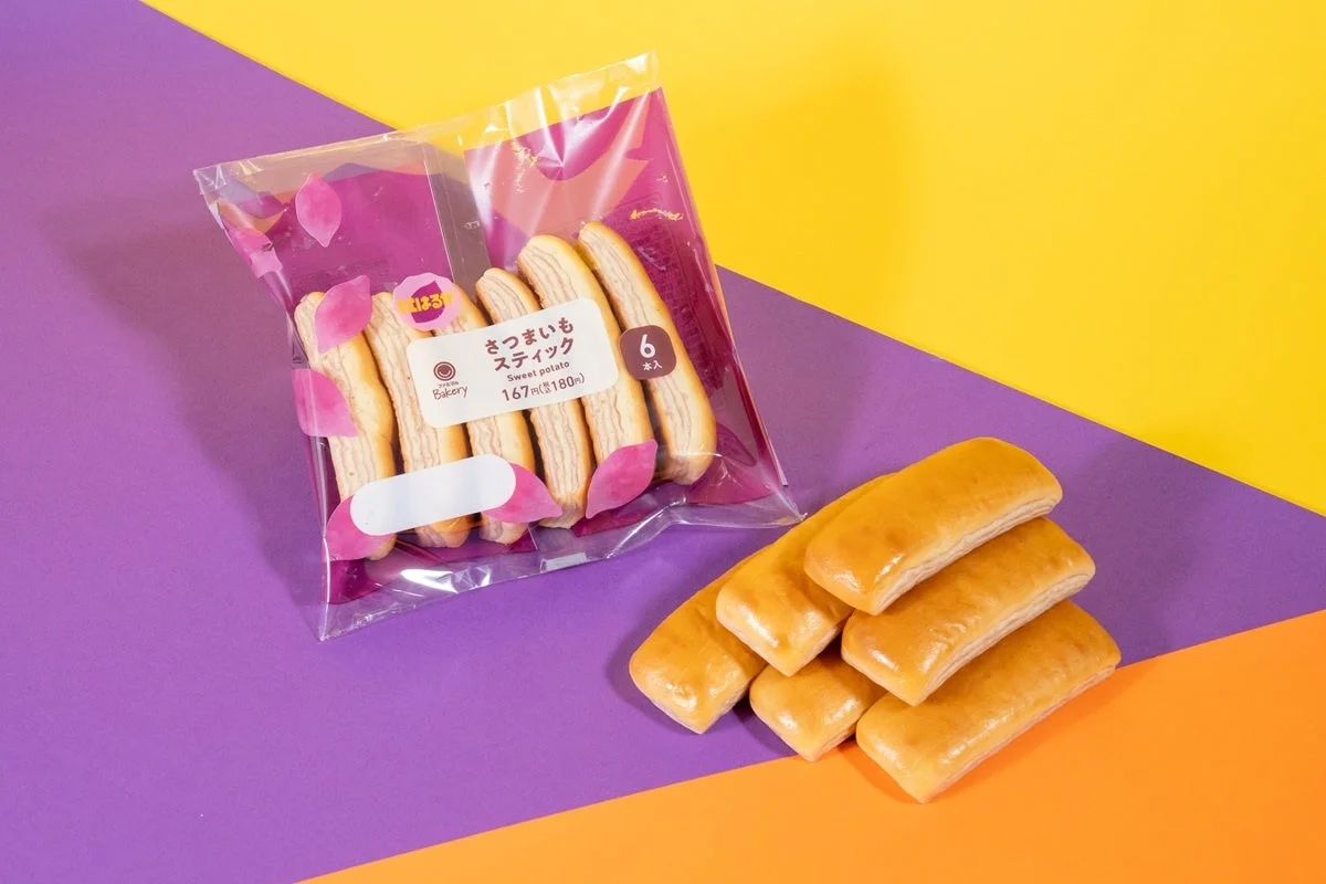 さつまいもスティック6本入のパッケージと、6本のスティックパン