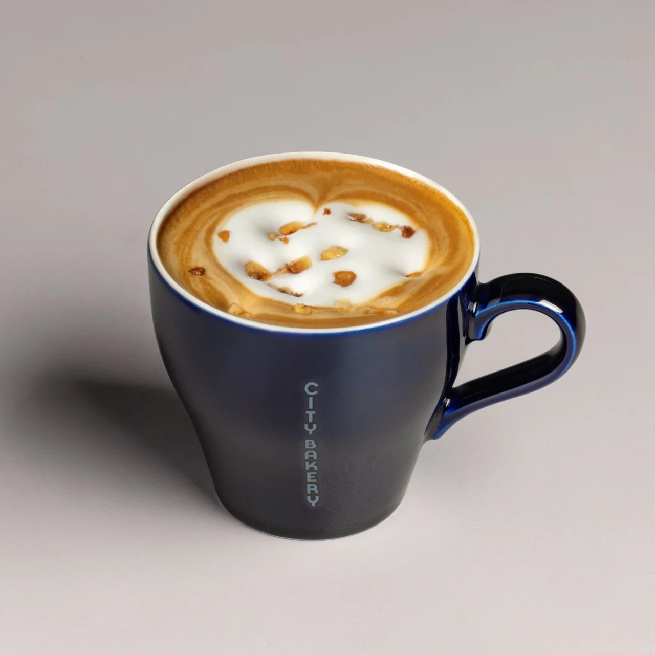 ヘーゼルナッツメープル ラテのホットドリンク