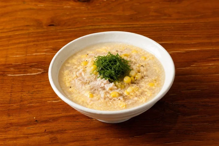 とうもろこしと大葉の鶏雑炊