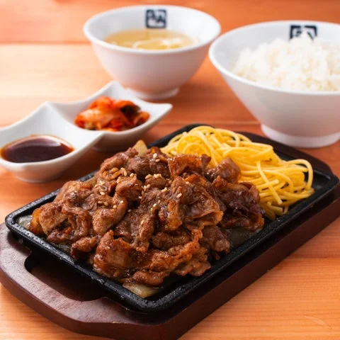 牛カルビ焼肉定食のセット