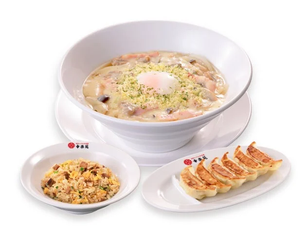 濃厚クリーミーカルボ醤油らーめん、チャーハン、餃子のミックスセット