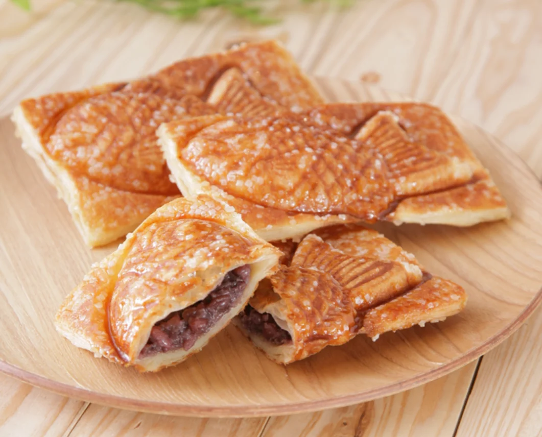 クロワッサンたい焼 あずきの焼き上がり外観と断面