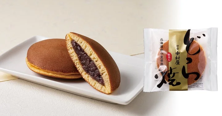 どら焼の断面とパッケージ。