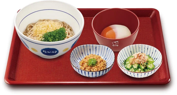 鶏そぼろ、オクラ、温たま、揚げ玉入りそばのセット