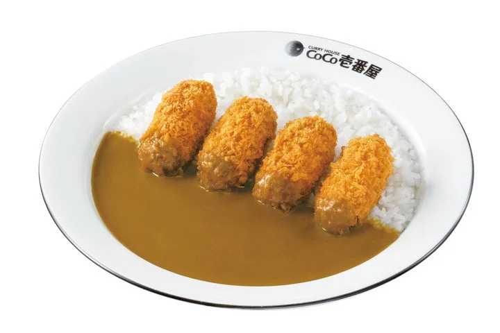 カキフライが4個トッピングされたカキフライカレー
