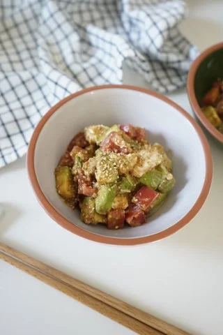 ごまを和えた料理