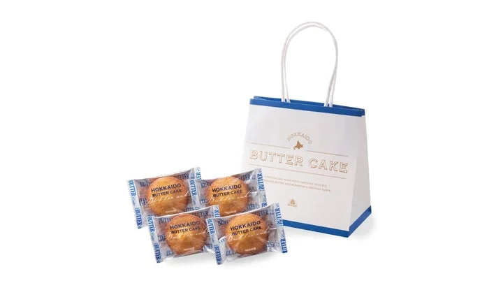 個包装されたバターケーキと手提げ袋