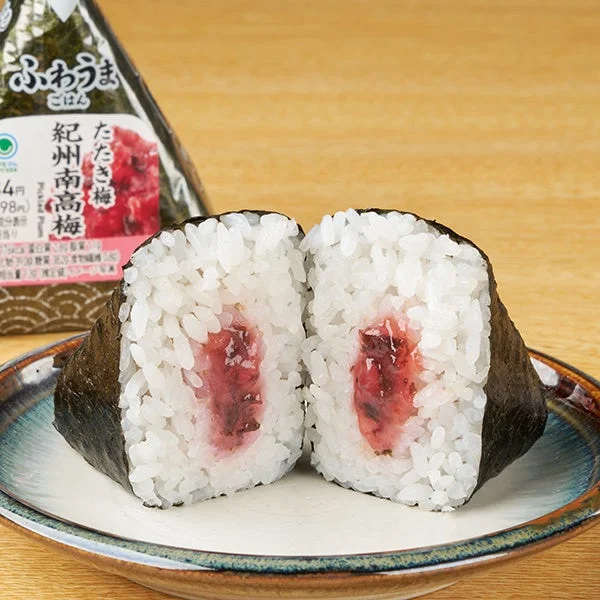 手巻 紀州南高梅の断面とパッケージ