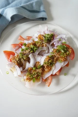ごまをかけた料理の薬味