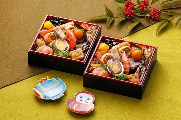 「銀の森おせち 希」の二客組と小皿