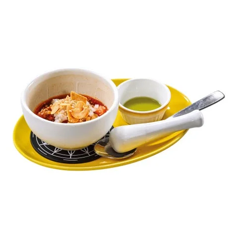 すり鉢に入った麻辣ソースと花椒オイル