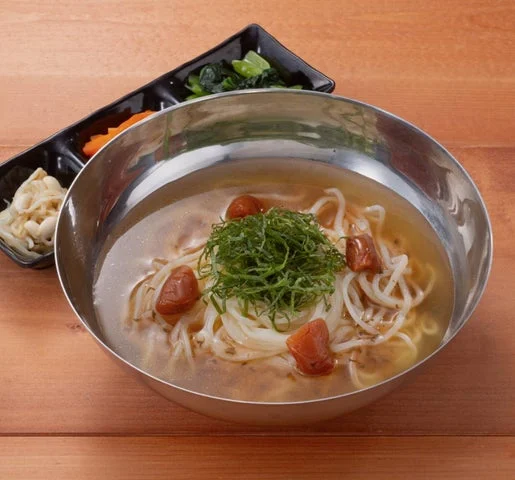 梅しそ冷麺とナムルのセット
