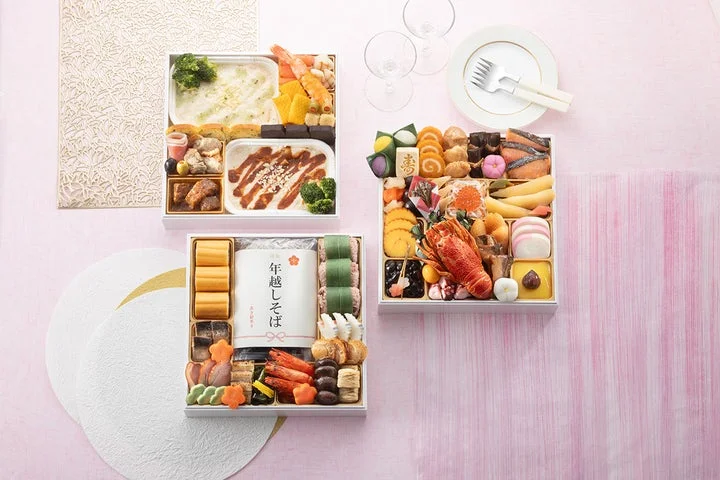 年越しそば、おせち、グラタンがセットになった3日間楽しめるおせち