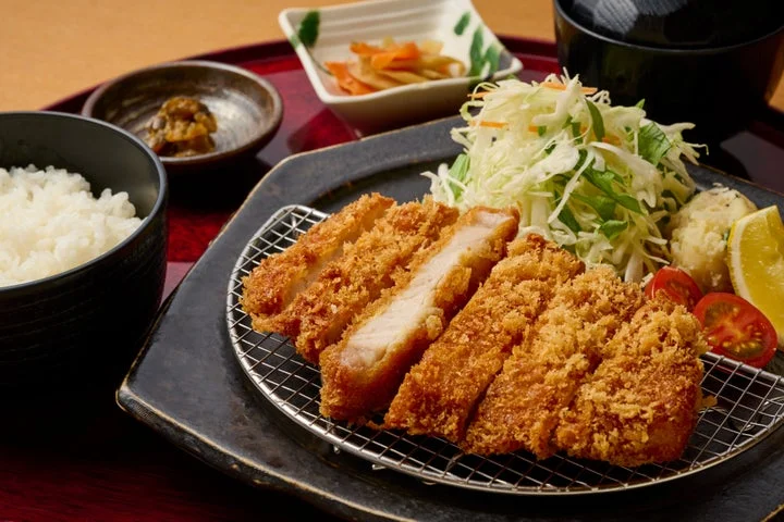 平田牧場三元豚のロースかつ定食