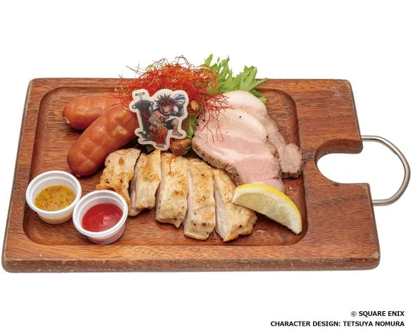 肉料理が盛り付けられた木製プレート