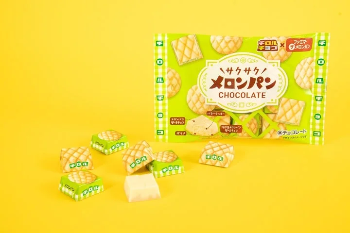 ファミマメロンパン風味のチロルチョコのパッケージと個包装のチョコ