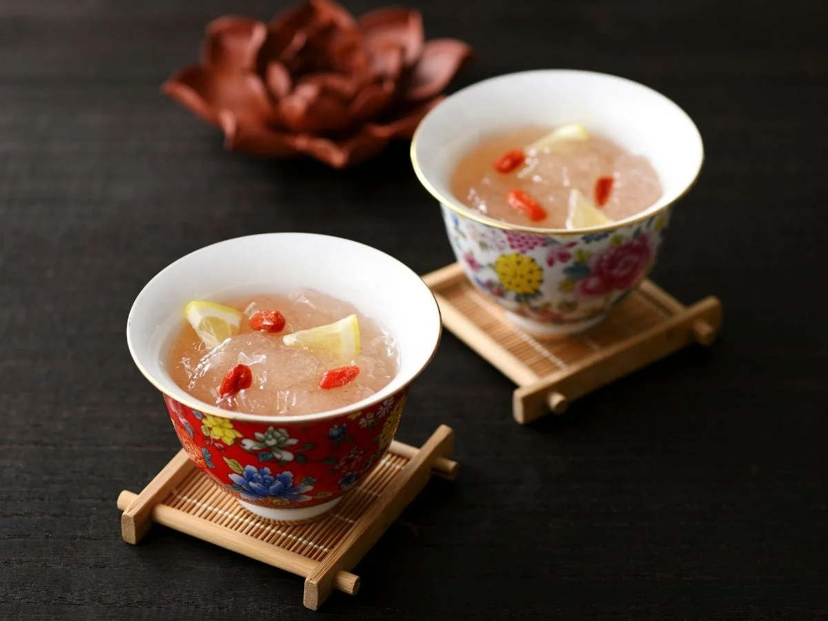 愛玉子(オーギョーチ)のゼリー状の食感とトッピング