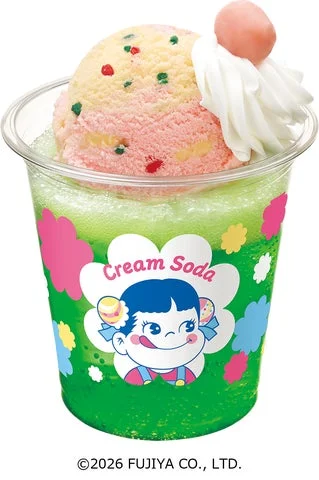 生ミルキーをトッピングしたクリームソーダ