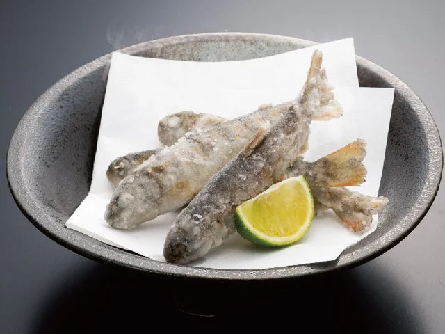 あまごの姿揚げ