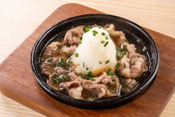 大根おろしをのせた和牛おろしポン酢