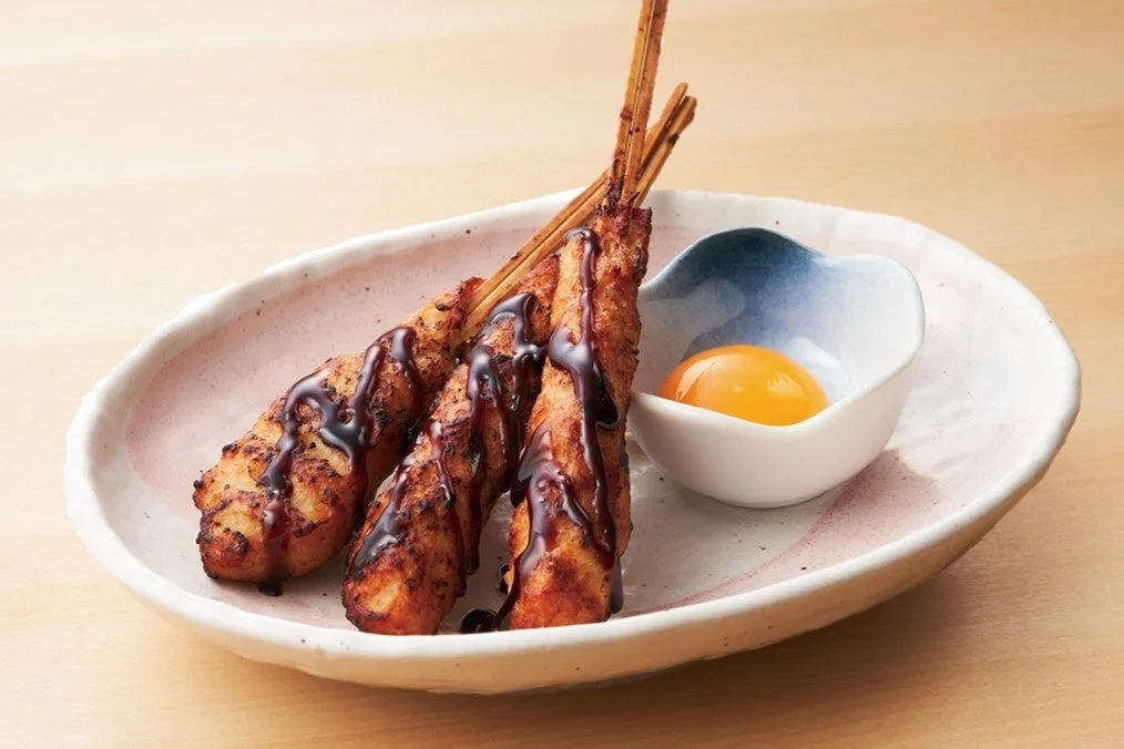 卵黄とソースを添えた月見つくね串(3本)