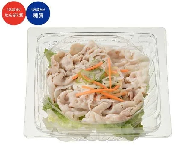 豚しゃぶサラダの容器写真。豚肉と野菜が盛り付けられ、左上にたんぱく質・糖質のラベルがある。