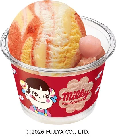 生ミルキーをトッピングしたペコちゃんダブルカップ