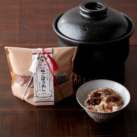 瀬戸内産 牛ごぼうめしの素と、土鍋で炊いた牛ごぼうめし。