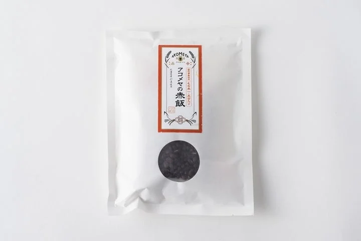 アコメヤの赤飯のパッケージ。
